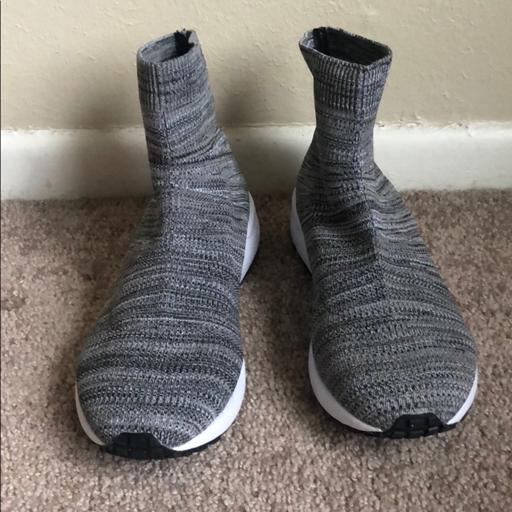 Steve Madden Tennis Shoes - Picture 3 of 3